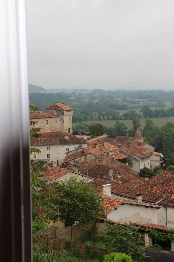 Grange Bleuet Panzió Aubeterre-sur-Dronne Kültér fotó