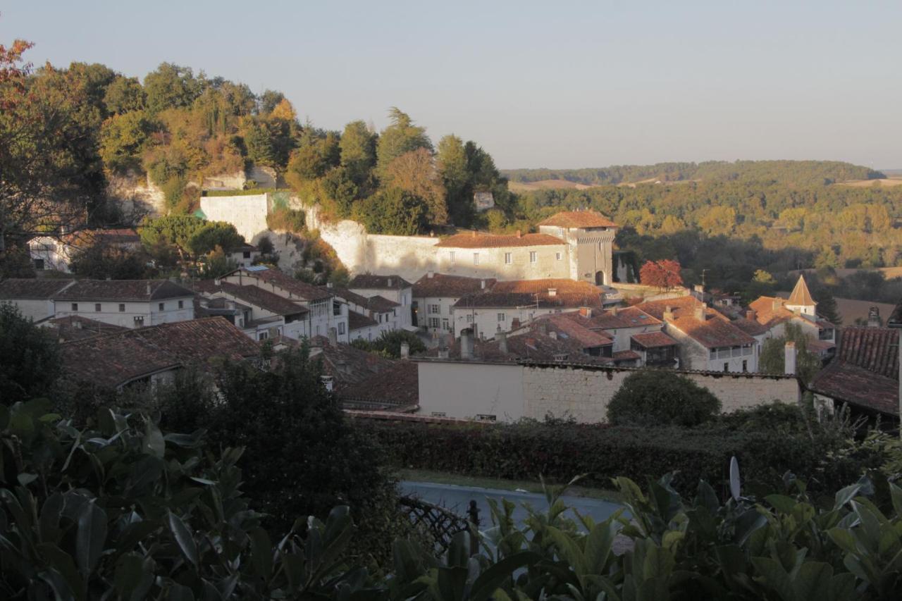 Grange Bleuet Panzió Aubeterre-sur-Dronne Kültér fotó